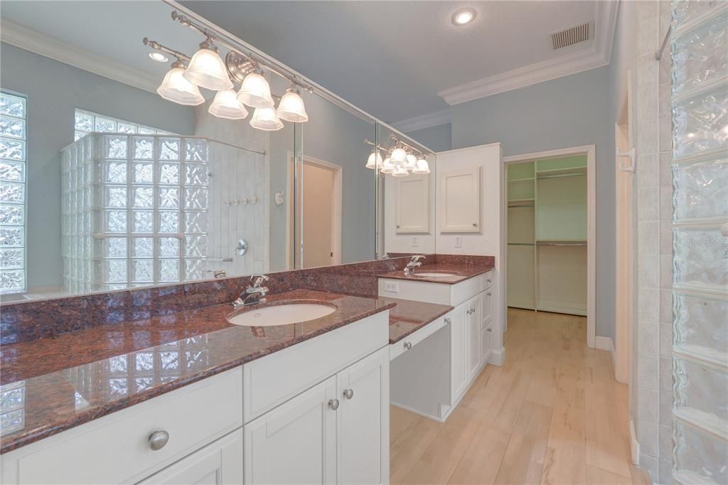 For Sale: $747,000 (3 beds, 3 baths, 2641 Square Feet)