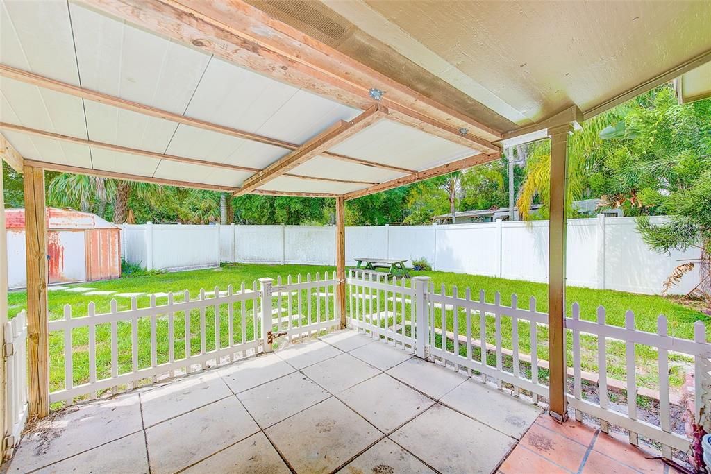 Под контрактом: $299,000 (3 спален, 1 ванн, 1568 Квадратных фут)