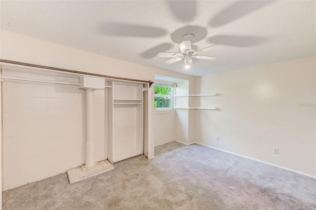 Под контрактом: $299,000 (3 спален, 1 ванн, 1568 Квадратных фут)