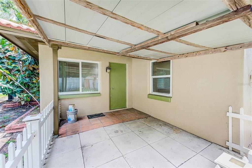 Под контрактом: $299,000 (3 спален, 1 ванн, 1568 Квадратных фут)