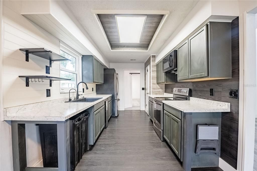 Active With Contract: $342,000 (4 beds, 2 baths, 1866 Square Feet)