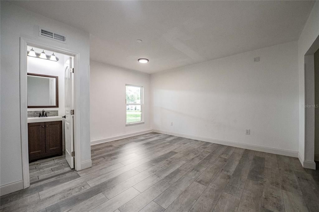 Active With Contract: $342,000 (4 beds, 2 baths, 1866 Square Feet)