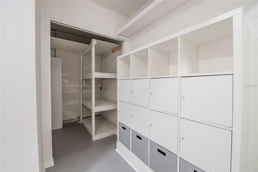 Active With Contract: $342,000 (4 beds, 2 baths, 1866 Square Feet)