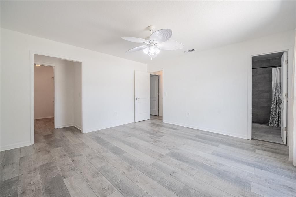 Active With Contract: $342,000 (4 beds, 2 baths, 1866 Square Feet)