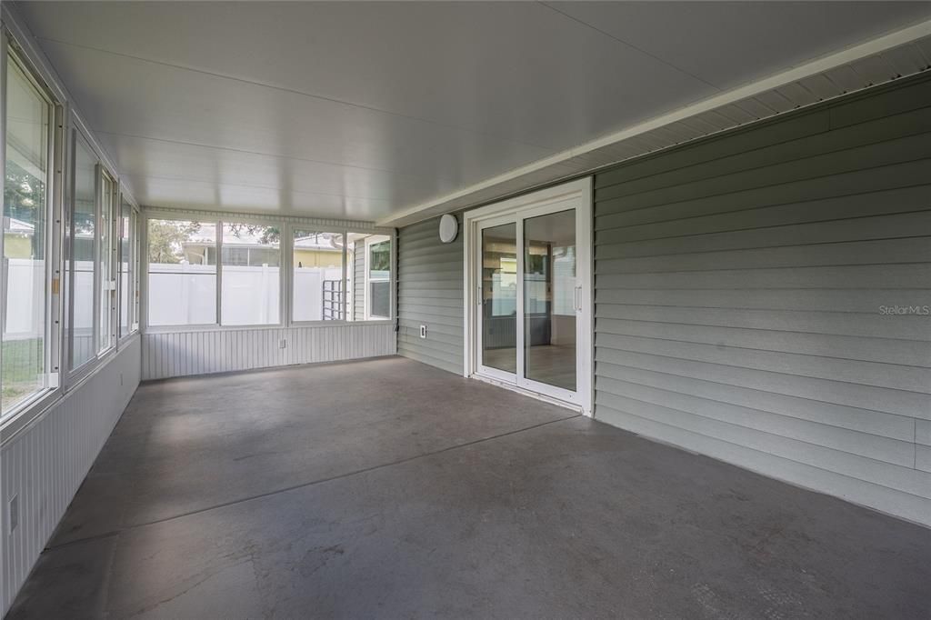 Active With Contract: $342,000 (4 beds, 2 baths, 1866 Square Feet)