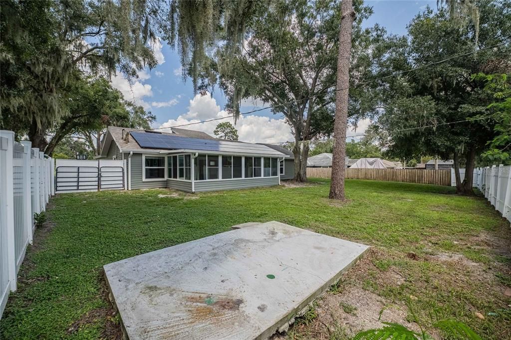 Active With Contract: $342,000 (4 beds, 2 baths, 1866 Square Feet)