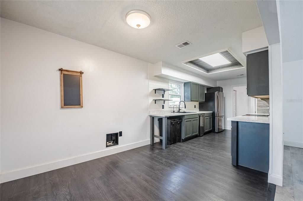 Active With Contract: $342,000 (4 beds, 2 baths, 1866 Square Feet)