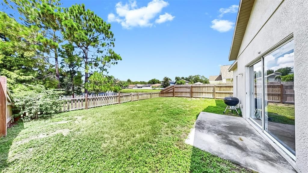 Active With Contract: $1,950 (3 beds, 2 baths, 1195 Square Feet)