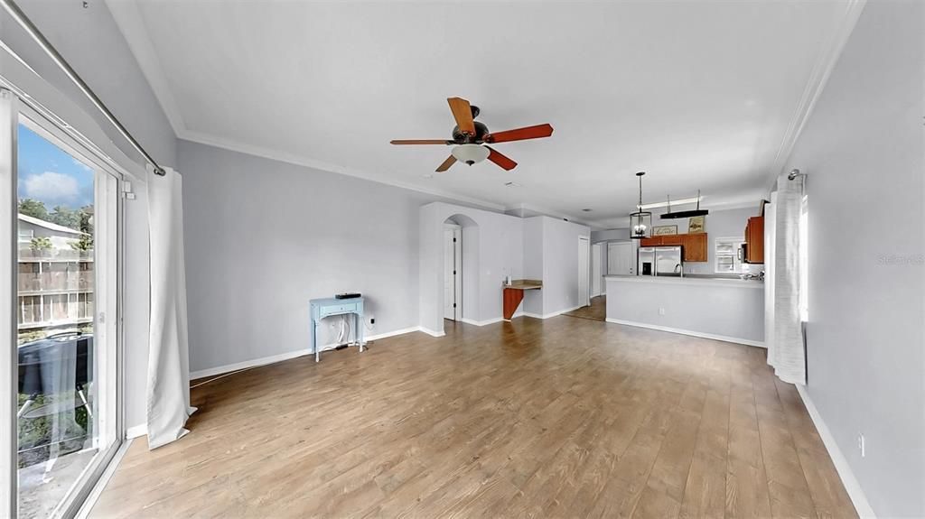 Active With Contract: $1,950 (3 beds, 2 baths, 1195 Square Feet)