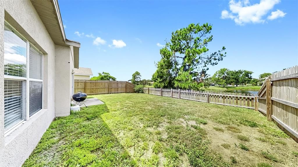 Active With Contract: $1,950 (3 beds, 2 baths, 1195 Square Feet)