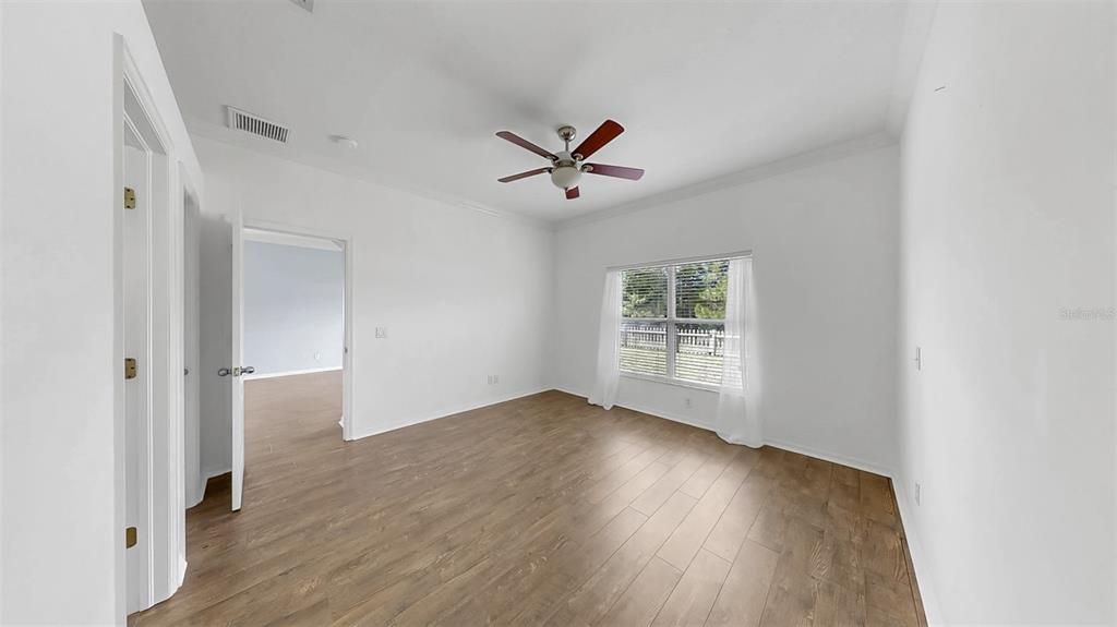 Active With Contract: $1,950 (3 beds, 2 baths, 1195 Square Feet)