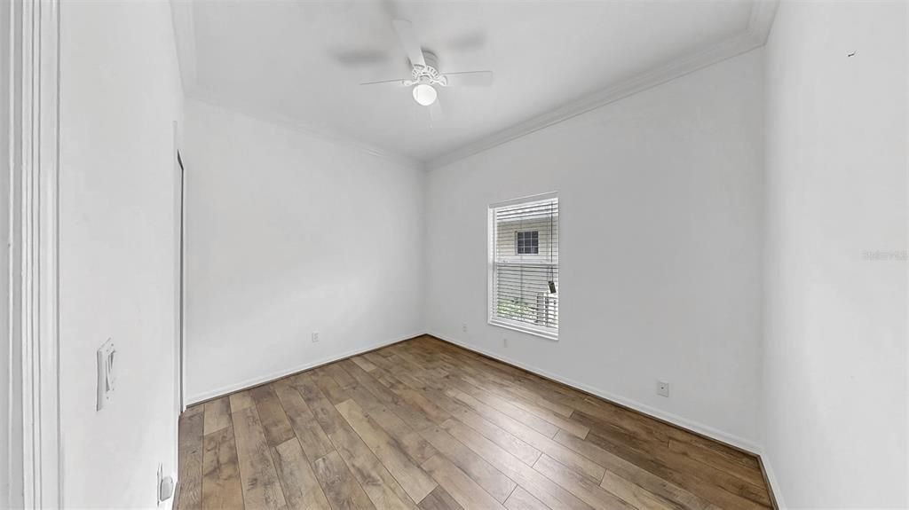Active With Contract: $1,950 (3 beds, 2 baths, 1195 Square Feet)