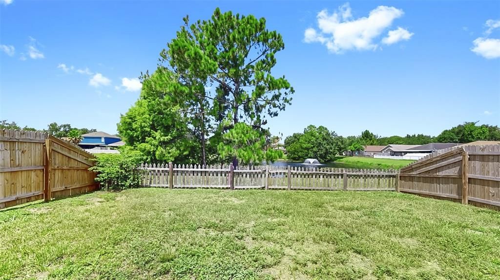 Active With Contract: $1,950 (3 beds, 2 baths, 1195 Square Feet)