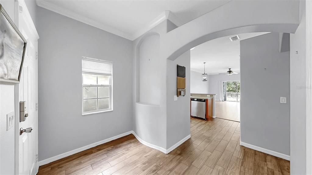 Active With Contract: $1,950 (3 beds, 2 baths, 1195 Square Feet)