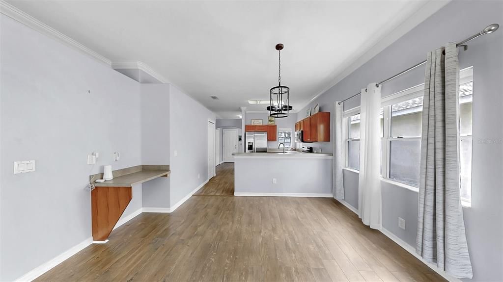 Active With Contract: $1,950 (3 beds, 2 baths, 1195 Square Feet)