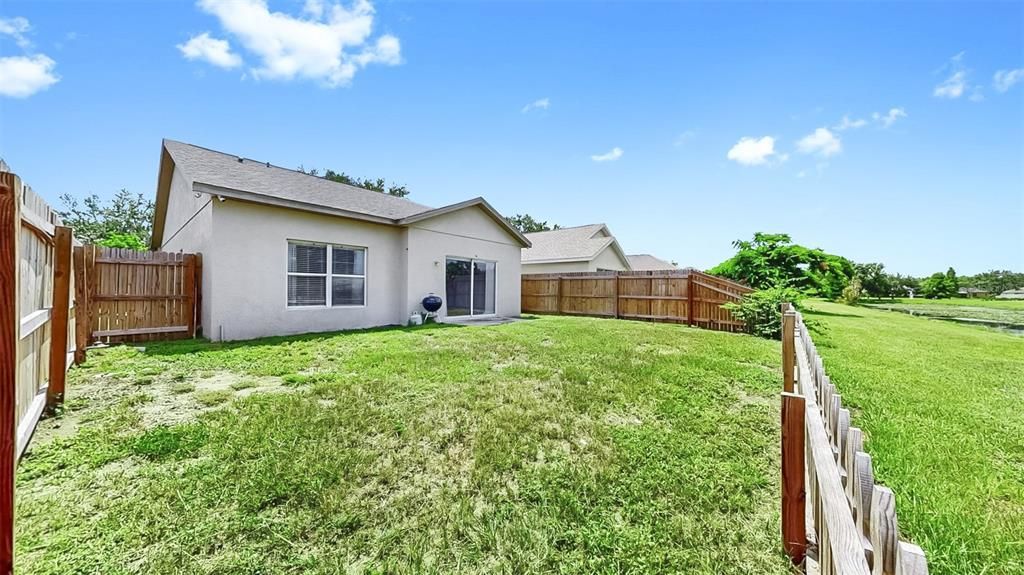 Active With Contract: $1,950 (3 beds, 2 baths, 1195 Square Feet)