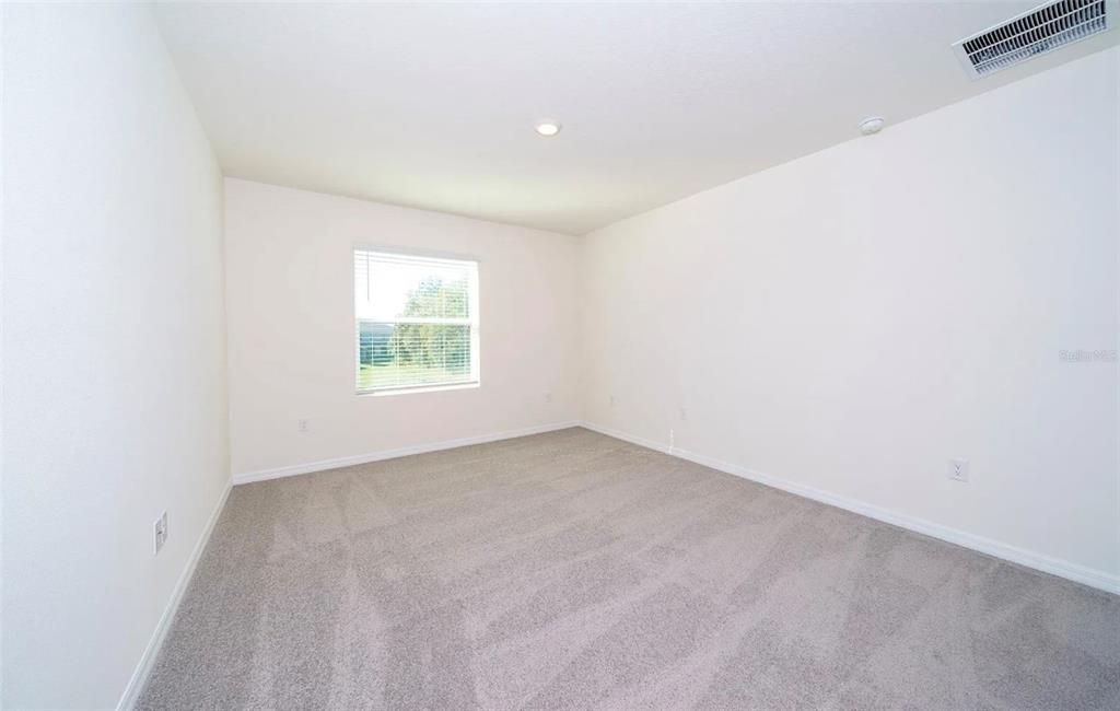 合同活跃: $2,200 (3 贝兹, 2 浴室, 1758 平方英尺)