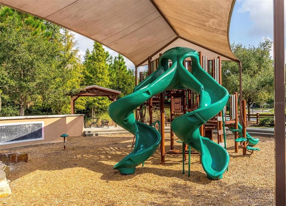 合同活跃: $2,200 (3 贝兹, 2 浴室, 1758 平方英尺)