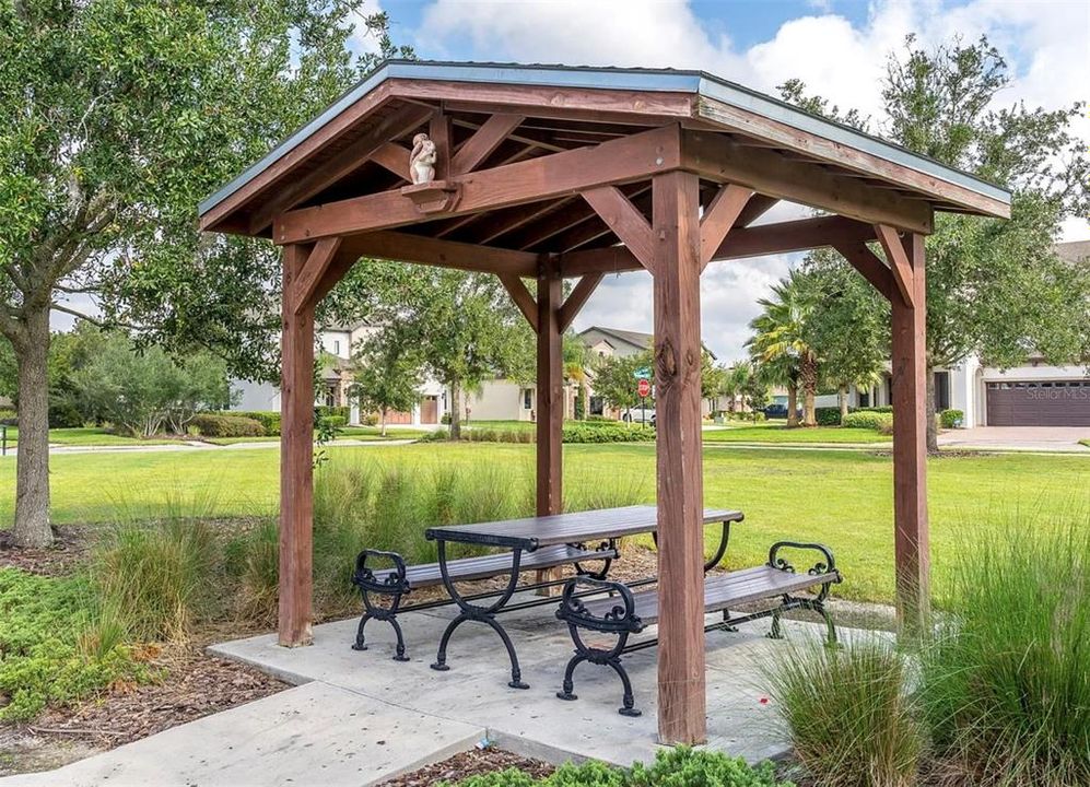 合同活跃: $2,200 (3 贝兹, 2 浴室, 1758 平方英尺)