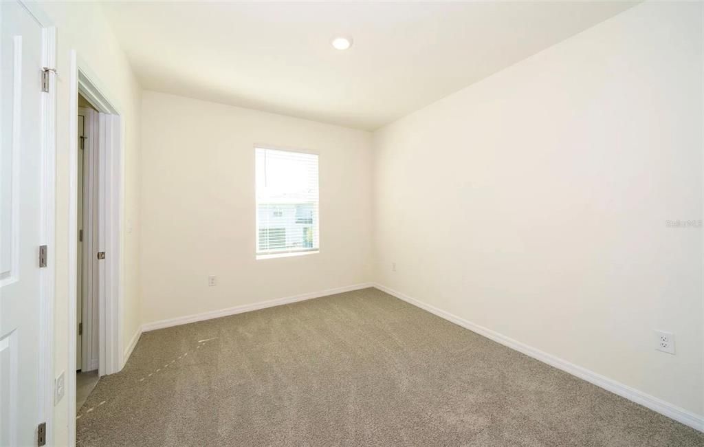 合同活跃: $2,200 (3 贝兹, 2 浴室, 1758 平方英尺)