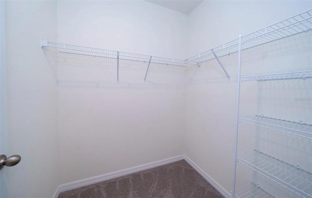 合同活跃: $2,200 (3 贝兹, 2 浴室, 1758 平方英尺)