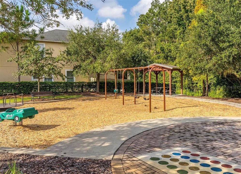 合同活跃: $2,200 (3 贝兹, 2 浴室, 1758 平方英尺)