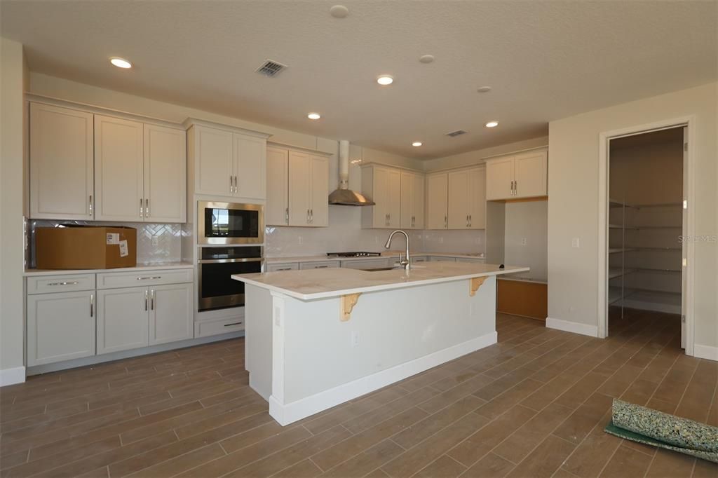 На продажу: $826,990 (4 спален, 3 ванн, 4234 Квадратных фут)