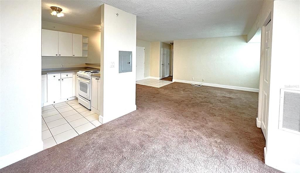 For Sale: $83,500 (1 beds, 1 baths, 708 Square Feet)
