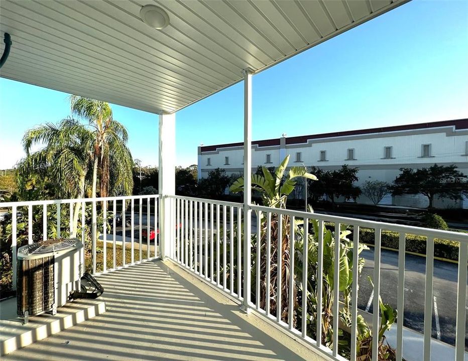 For Sale: $83,500 (1 beds, 1 baths, 708 Square Feet)