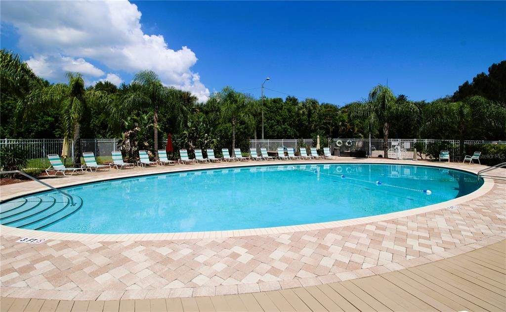 For Sale: $83,500 (1 beds, 1 baths, 708 Square Feet)