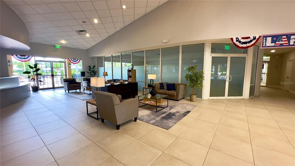 合同活跃: $309,000 (3 贝兹, 2 浴室, 1295 平方英尺)