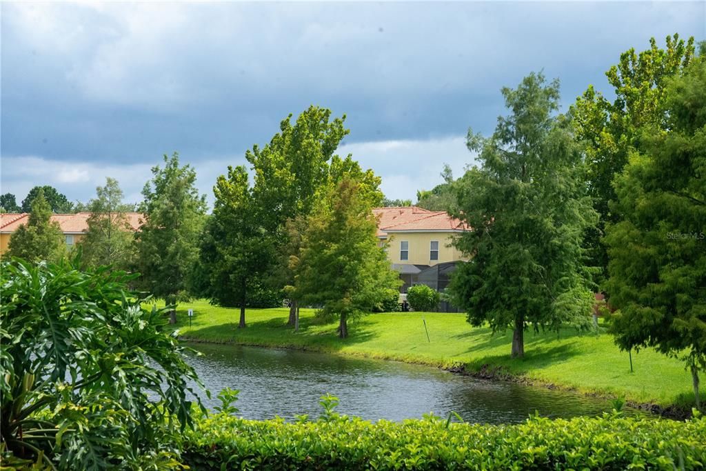 合同活跃: $309,000 (3 贝兹, 2 浴室, 1295 平方英尺)