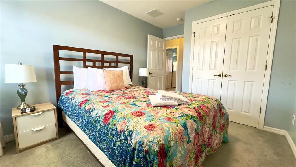 合同活跃: $309,000 (3 贝兹, 2 浴室, 1295 平方英尺)