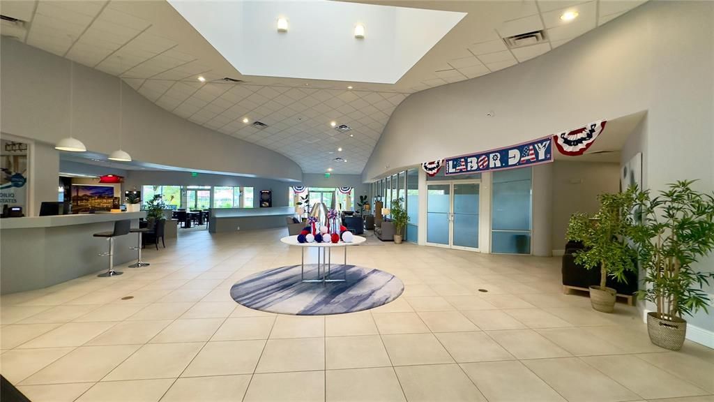 合同活跃: $309,000 (3 贝兹, 2 浴室, 1295 平方英尺)