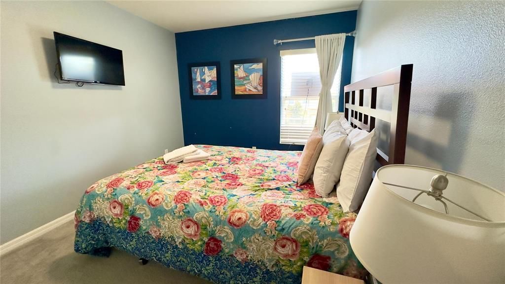 合同活跃: $309,000 (3 贝兹, 2 浴室, 1295 平方英尺)