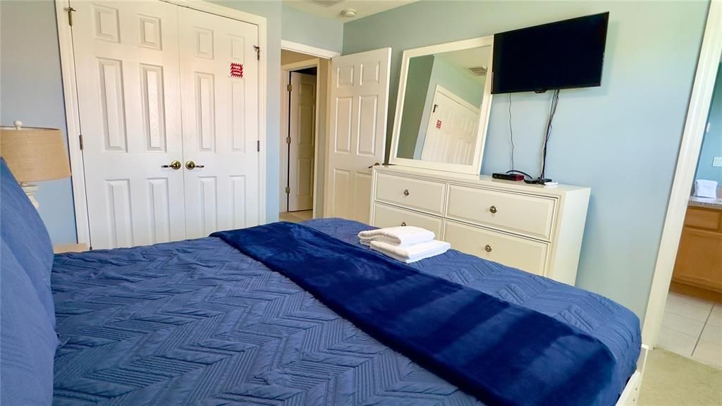 合同活跃: $309,000 (3 贝兹, 2 浴室, 1295 平方英尺)