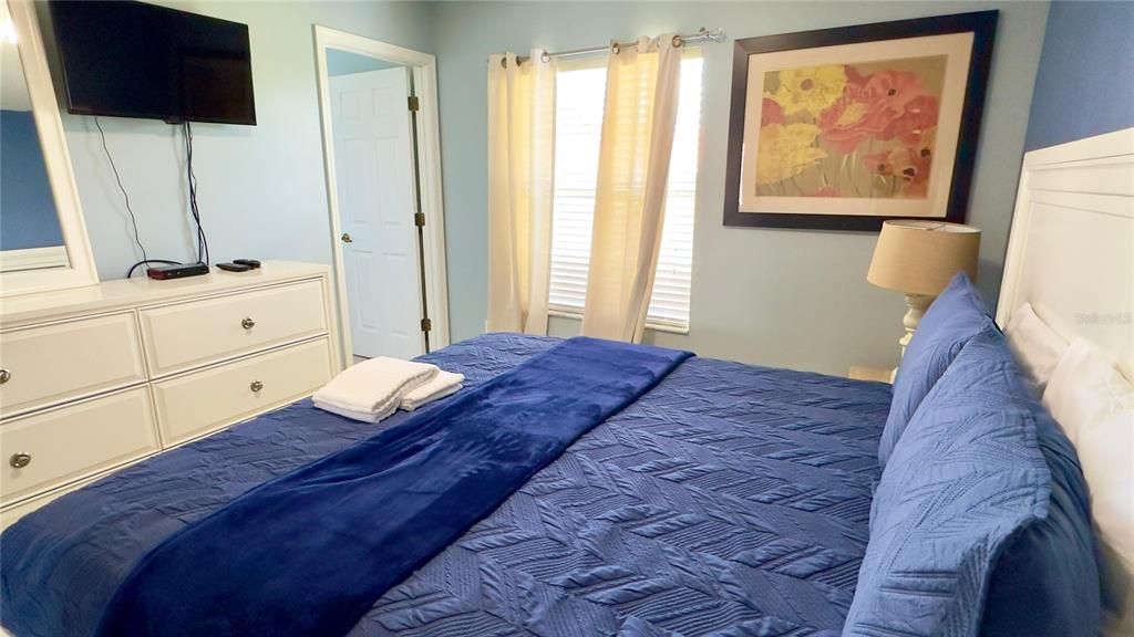 合同活跃: $309,000 (3 贝兹, 2 浴室, 1295 平方英尺)