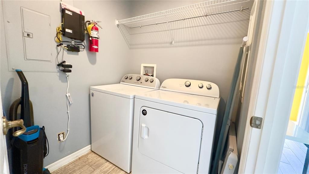 合同活跃: $309,000 (3 贝兹, 2 浴室, 1295 平方英尺)