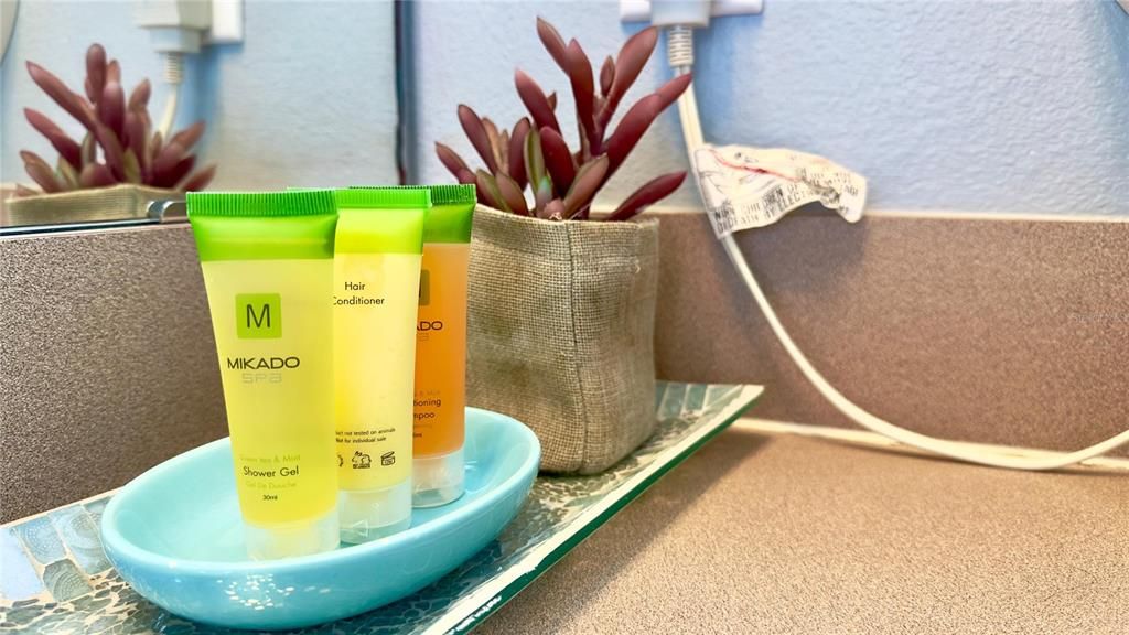 合同活跃: $309,000 (3 贝兹, 2 浴室, 1295 平方英尺)