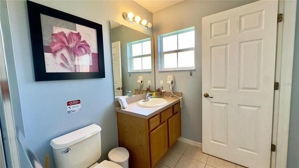 合同活跃: $309,000 (3 贝兹, 2 浴室, 1295 平方英尺)