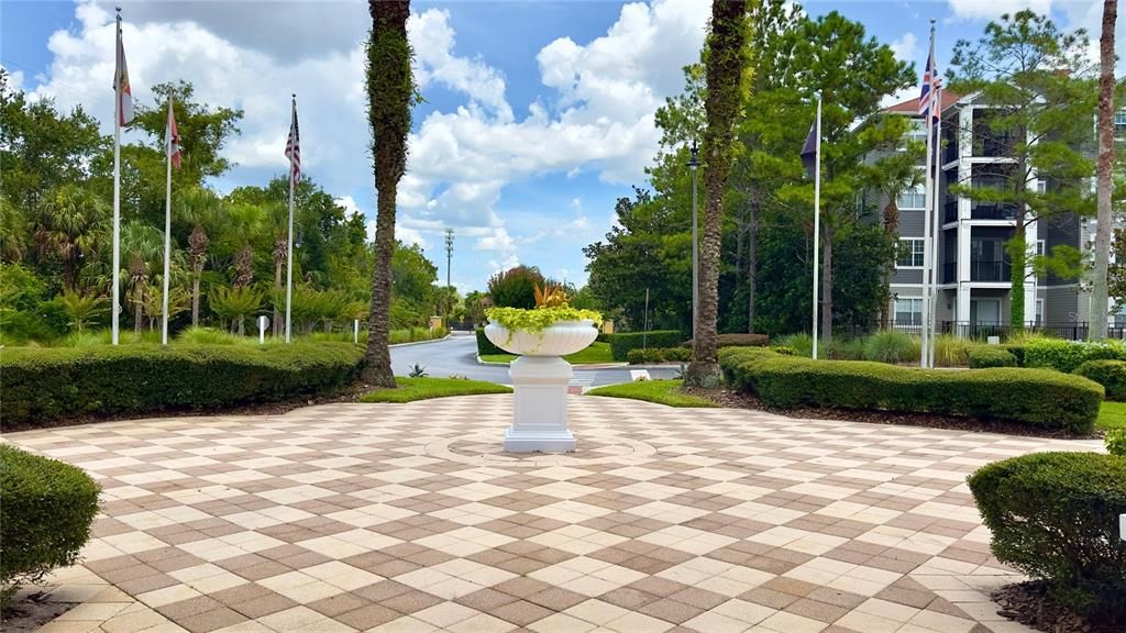 合同活跃: $309,000 (3 贝兹, 2 浴室, 1295 平方英尺)