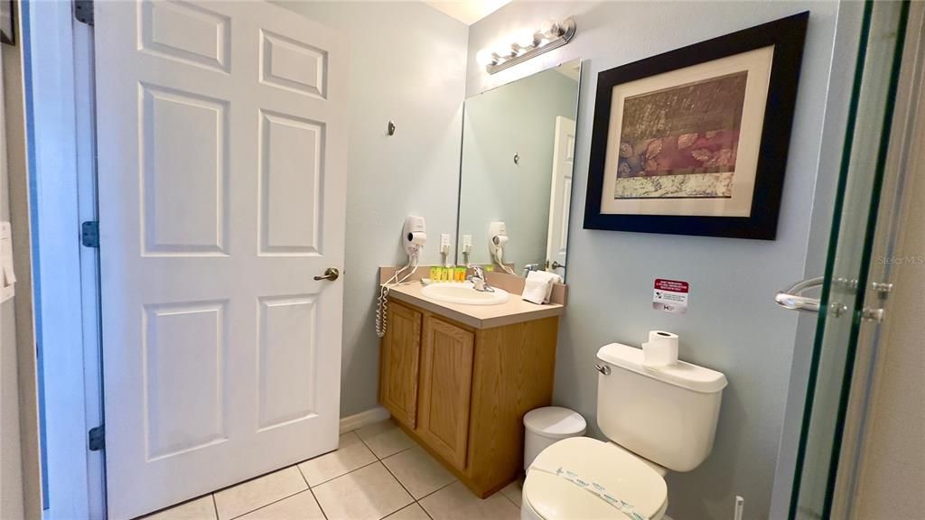 合同活跃: $309,000 (3 贝兹, 2 浴室, 1295 平方英尺)