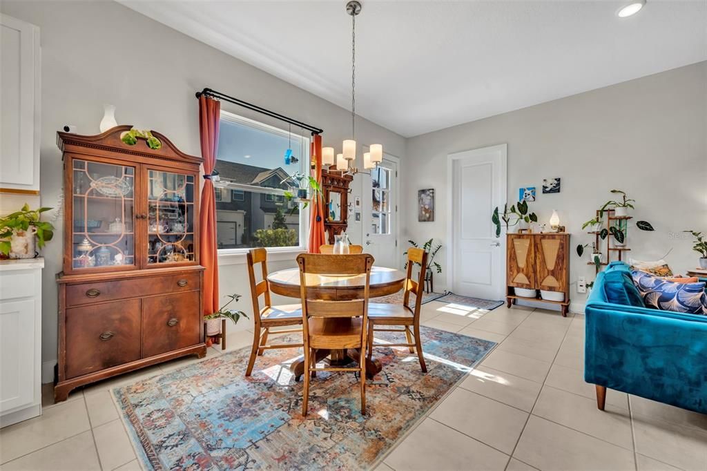 待售: $475,000 (3 贝兹, 2 浴室, 1962 平方英尺)