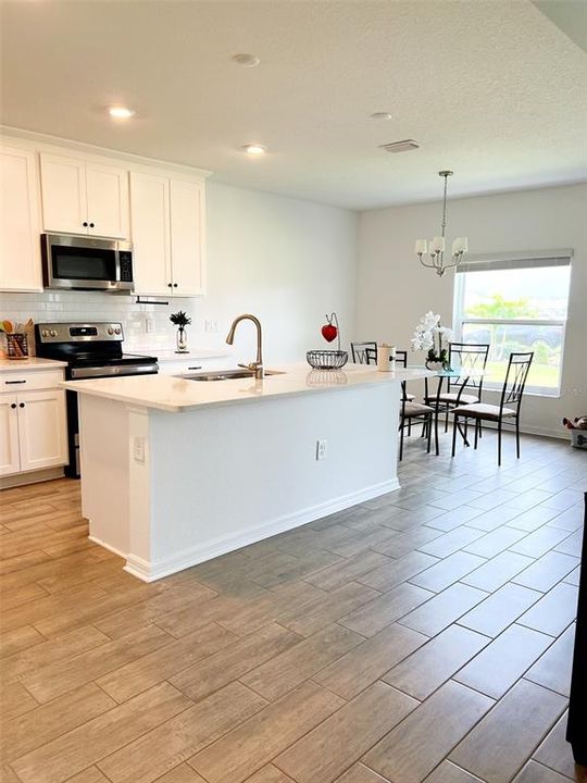 En Venta: $354,990 (3 camas, 2 baños, 1480 Pies cuadrados)