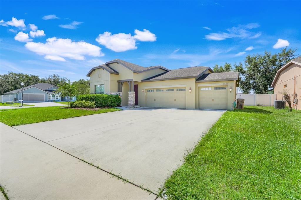 Active With Contract: $365,000 (4 beds, 2 baths, 1698 Square Feet)