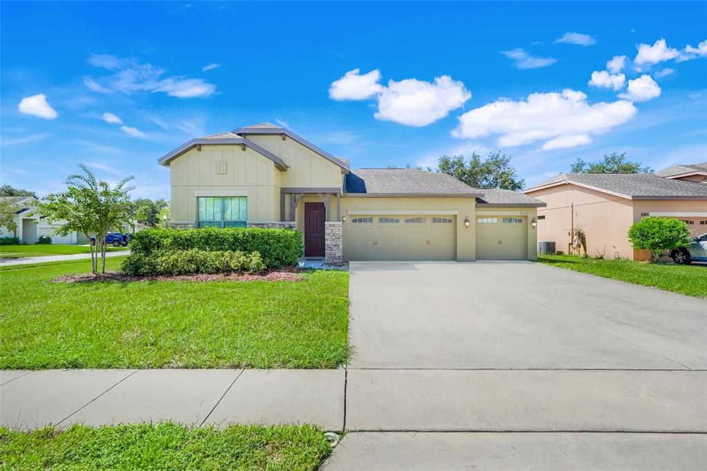 Active With Contract: $365,000 (4 beds, 2 baths, 1698 Square Feet)