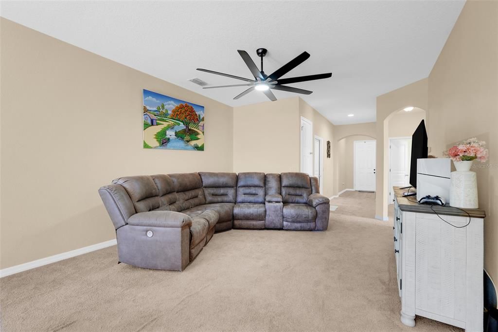 Active With Contract: $365,000 (4 beds, 2 baths, 1698 Square Feet)