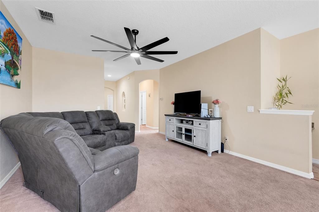 Active With Contract: $365,000 (4 beds, 2 baths, 1698 Square Feet)