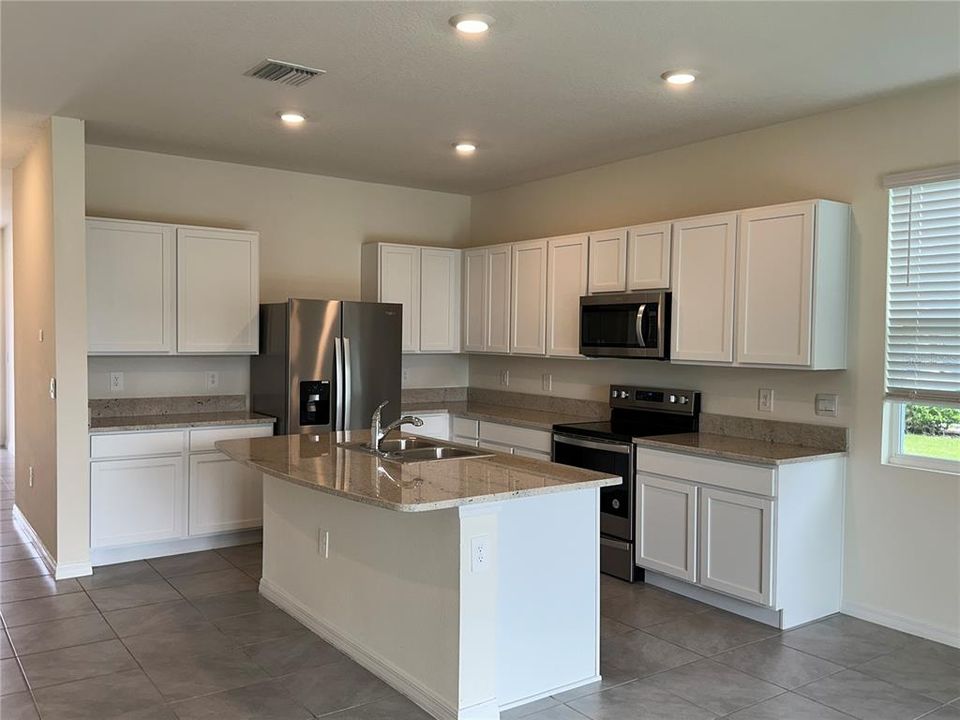 Active With Contract: $2,350 (3 beds, 2 baths, 1819 Square Feet)