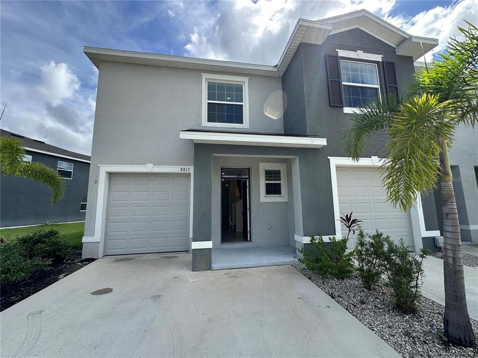 Active With Contract: $2,350 (3 beds, 2 baths, 1819 Square Feet)